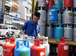 Giá gas tăng thêm 70.000 đồng/bình 12kg