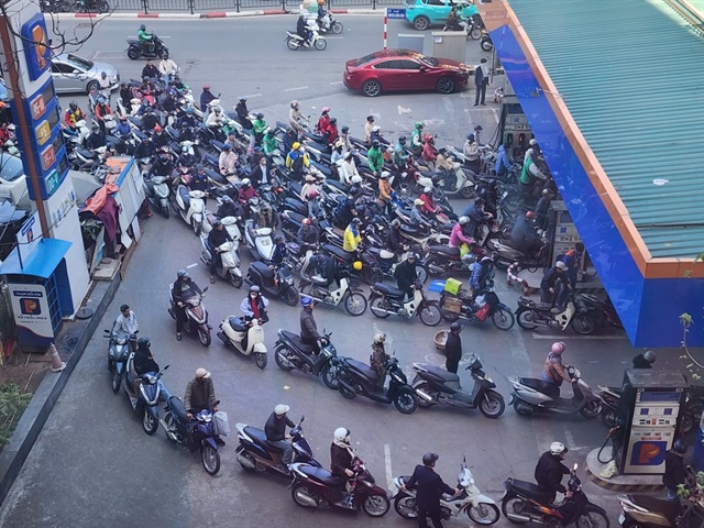 Thủ tướng yêu cầu Bộ Tài chính chủ trì triển khai thực hiện các chính sách thuế về xăng, dầu. Ảnh: MINH TRÚC