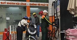 Giám sát không để xảy ra tình trạng dừng bán xăng dầu không lý do