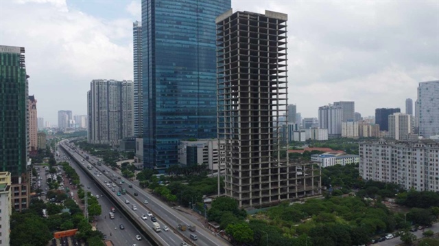 Trụ sở Tổng công ty Xi măng Việt Nam bỏ hoang từ năm 2015 sau khi xong phần thô.