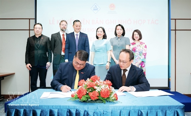 Vietnamese firms step up cooperation with international distribution chains