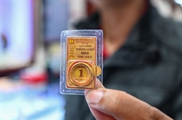 Giá vàng hôm nay 15/03/2026 giảm sâu, SJC mua vào lùi về mốc 179 triệu
