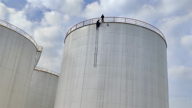 Nguyên đơn đã lắp đặt xong hai bồn chứa xăng dầu cho Công ty dầu khí Nam Sông Hậu.