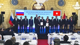 Delo Group, VIMC sign deal to develop Russia-Vietnam maritime transport