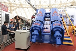 Deputy PM urges construction sector to address climate, technology challenges at Vietbuild Hà Nội 2026