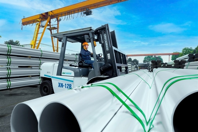 VN-Index breaks below 1,700 threshold on low liquidity