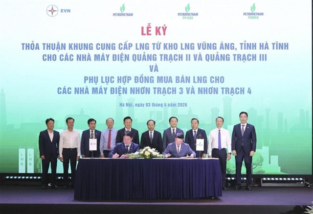 EVN and PV GAS sign framework agreement to supply LNG for Quang Trach II and III power plants