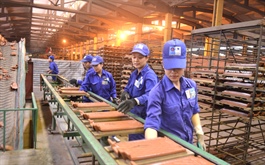 Doanh nghiệp vật liệu xây dựng đầu tiên lỗ quý 1, vốn chủ âm, kỳ vọng có lãi 2026