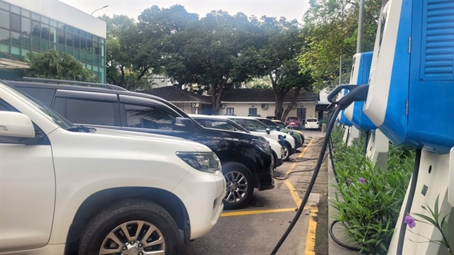 Tác động của 100 . 000 Xe ô tô điện cùng sạc lên hệ thống điện Việt Nam 2026 - Ảnh 1.