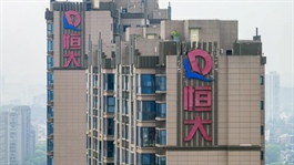 Nhà sáng lập tập đoàn "nặng nợ" Evergrande nhận tội gian lận