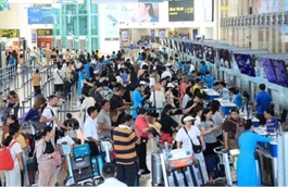 Nhiều đường bay hết vé, giá cao “ngất ngưởng” dịp cao điểm nghỉ lễ 30/4