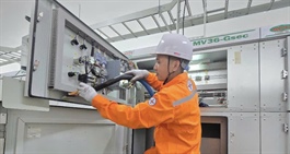 Bộ Công Thương muốn đổi khung giờ cao điểm điện theo mùa, EVN lo quá tải, dễ sai sót