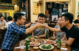 Ép người khác uống rượu bia bị phạt đến 3 triệu đồng