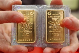 SBV weighs 11 bids for gold bar licences