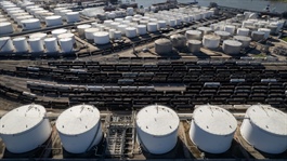 Tăng gần 5%, giá dầu Brent lại tiến gần mốc 100 USD/thùng