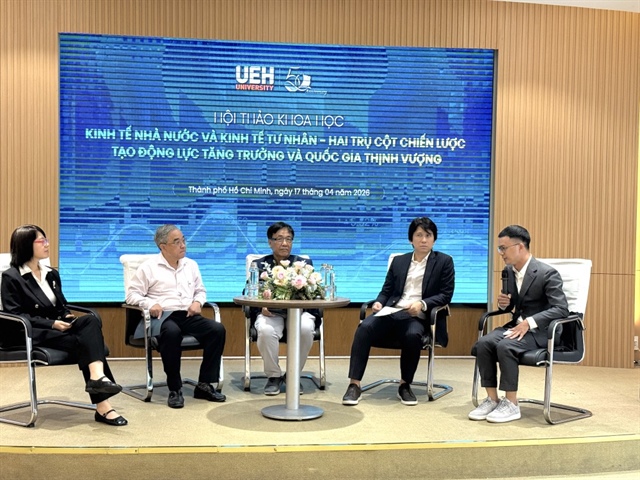 Để khôi phục đà tăng trưởng hai con số, bài toán cấp bách hiện nay là phải gỡ được các 'nút thắt' về thể chế để định vị lại vai trò, khơi thông nguồn lực cho cả kinh tế nhà nước lẫn khối doanh nghiệp tư nhân. Ảnh: QH