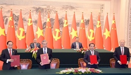Việt Nam và Trung Quốc ký 32 văn kiện hợp tác trên nhiều lĩnh vực