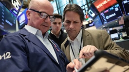 Nasdaq Composite đứt chuỗi tăng 13 phiên liên tiếp