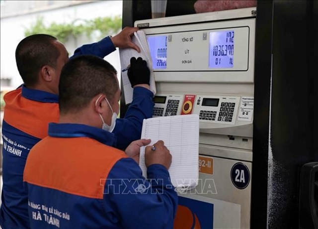 Fuel prices continue sharp drop in latest adjustment