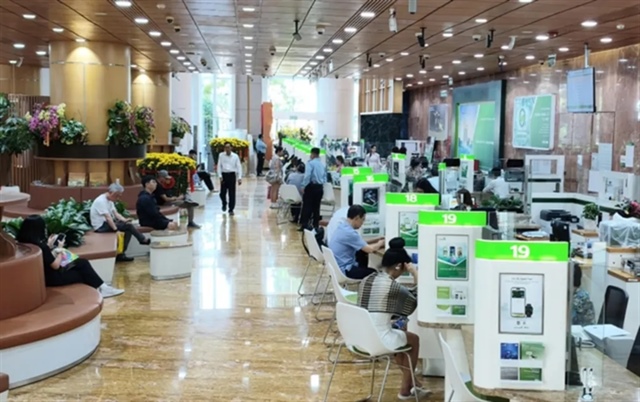 Market corrects slightly on profit-taking pressure