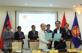 Việt Nam, Cambodia seek stronger economic, investment cooperation