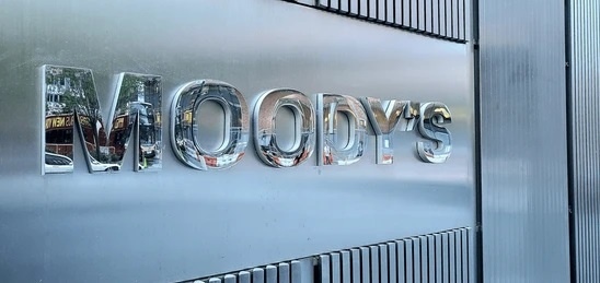Moody's Ratings changes Vietnam's outlook to positive from stable