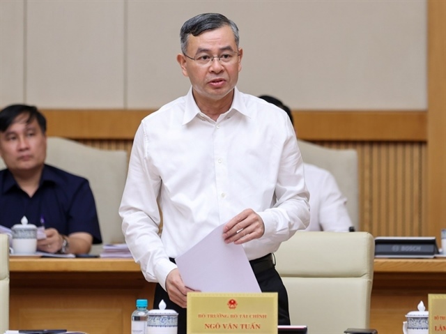 Vietnam tightens price controls and boosts public investment
