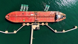 Dầu Brent lên mốc 108 USD/thùng khi hy vọng về thỏa thuận hòa bình Mỹ - Iran dần tan biến