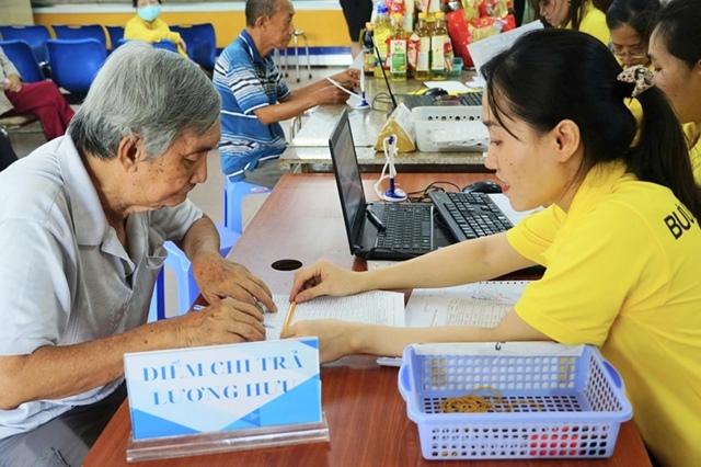 Tăng 8% lương hưu và trợ cấp từ tháng 7