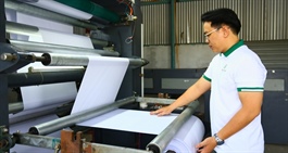 Kỹ sư 9X tạo lớp phủ mới, ly giấy có thể phân hủy gần như hoàn toàn sau 6 tháng