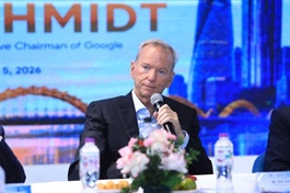 Former Google Chief Eric Schmidt backs Việt Nam's AI ambitions during Hà Nội dialogue