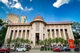 Lãi suất cho vay qua đêm tăng trở lại lên 9.35%
