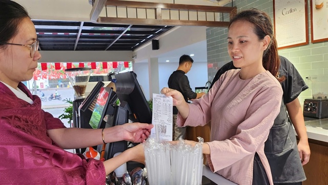 Bộ Tài chính đề xuất 8 trường hợp không phải sử dụng hóa đơn điện tử. Ảnh: M.T