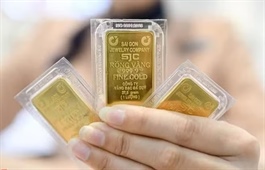 Giá vàng thế giới lao dốc, vàng trong nước mất hơn 5 triệu đồng/lượng