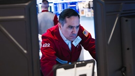 Chứng khoán Mỹ đỏ lửa, Dow Jones mất hơn 950 điểm