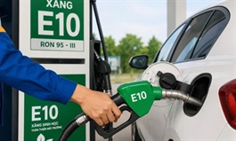 Giá xăng dầu đồng loạt giảm, dầu diesel giảm gần 1,000 đồng/lít