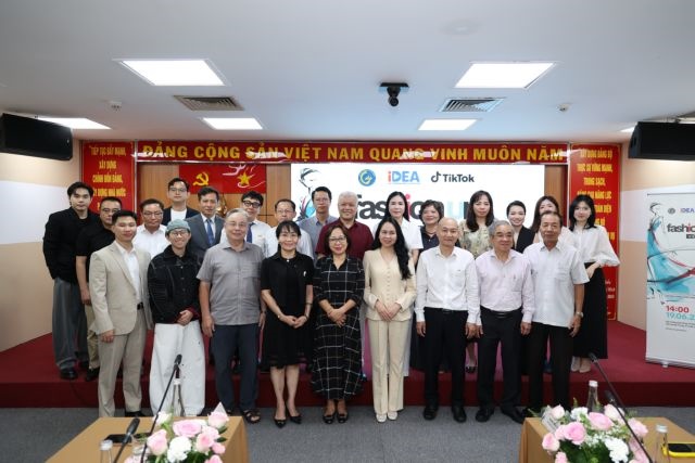 E-commerce opens new growth opportunities for Việt Nam fashion industry