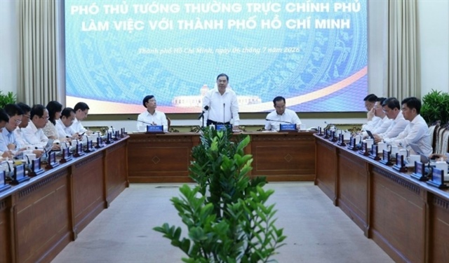 Deputy Prime Minister Pha Gia Tuc chaired the meeting with Ho Chi Minh City. Photo: VGP