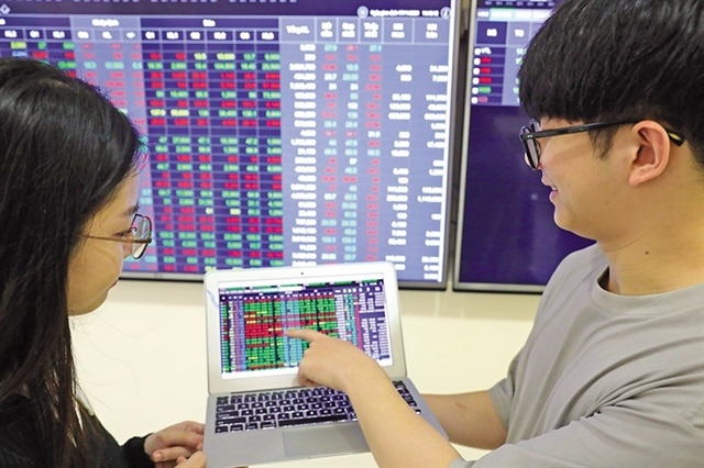 Brokerage competition intensifies as market leadership narrows