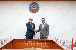 Vietnam eyes greater Canadian investment as FTA talks progress
