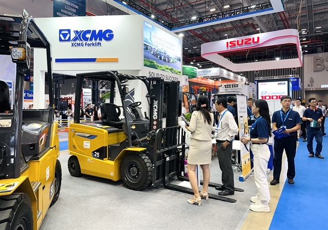 Việt Nam's top logistics show opens in HCM City, showcases AI, green supply chains