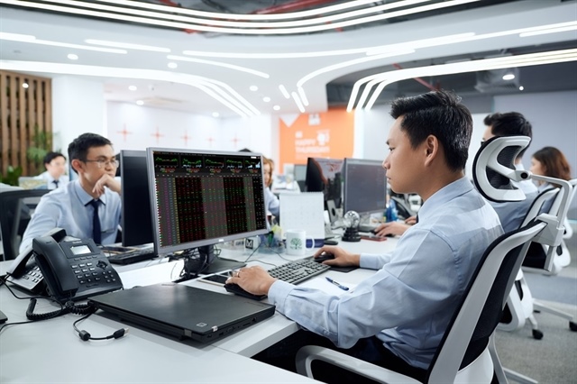 Investors brace for volatile week after VN-Index rebound