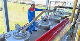 Sản xuất ethanol cho xăng E10: Nhà máy chuyển đổi nguyên liệu, hướng tới 125% công suất