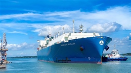 Market ends week higher on oil, gas stocks