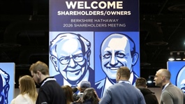 Greg Abel bắt đầu giải ngân "núi" tiền mặt của Warren Buffett