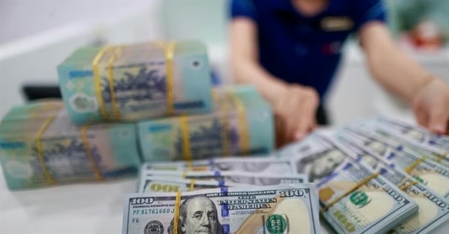 Banking non-term deposits drop by $1.8 billion due to rising term deposit rates