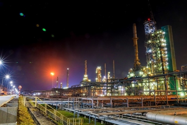 VN-Index extends rallies on financial, energy stocks,