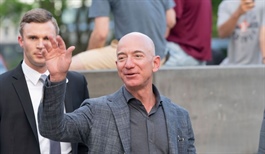Thương vụ bất ngờ của tỷ phú Jeff Bezos