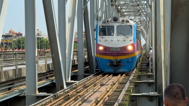 Vietnam Railway begins operations under group model