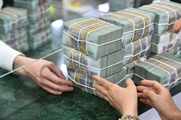 Tiền gửi dân cư vào ngân hàng lập kỷ lục hơn 11 triệu tỷ